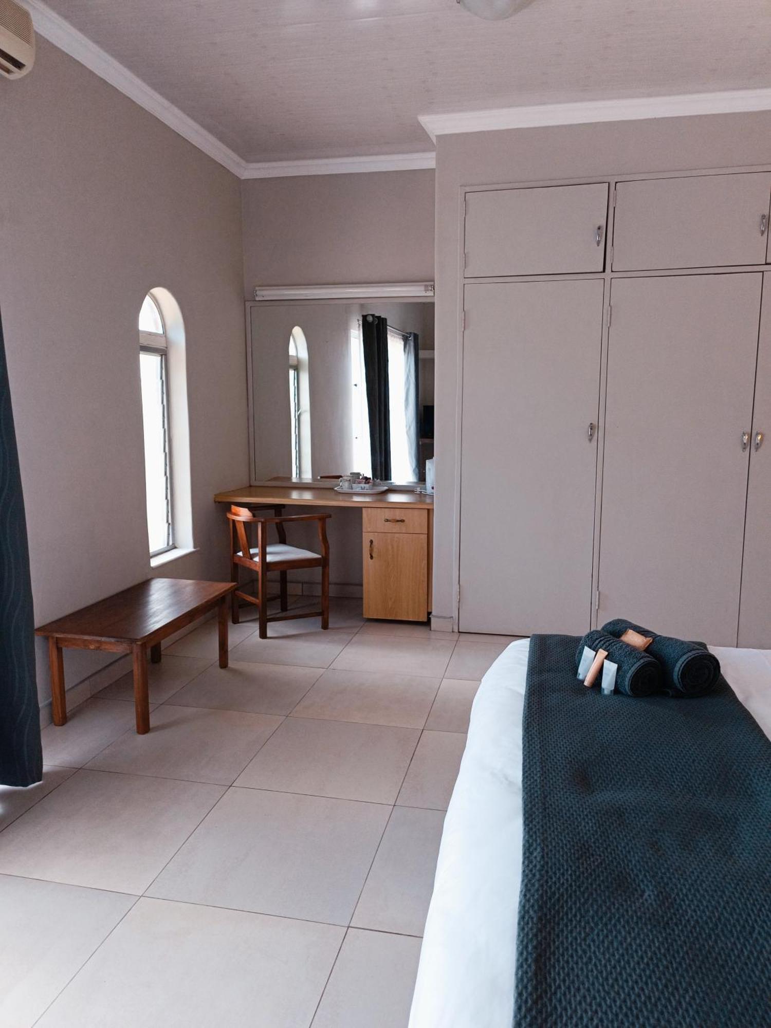 Pecan Farm Guesthouse Louis Trichardt Extérieur photo