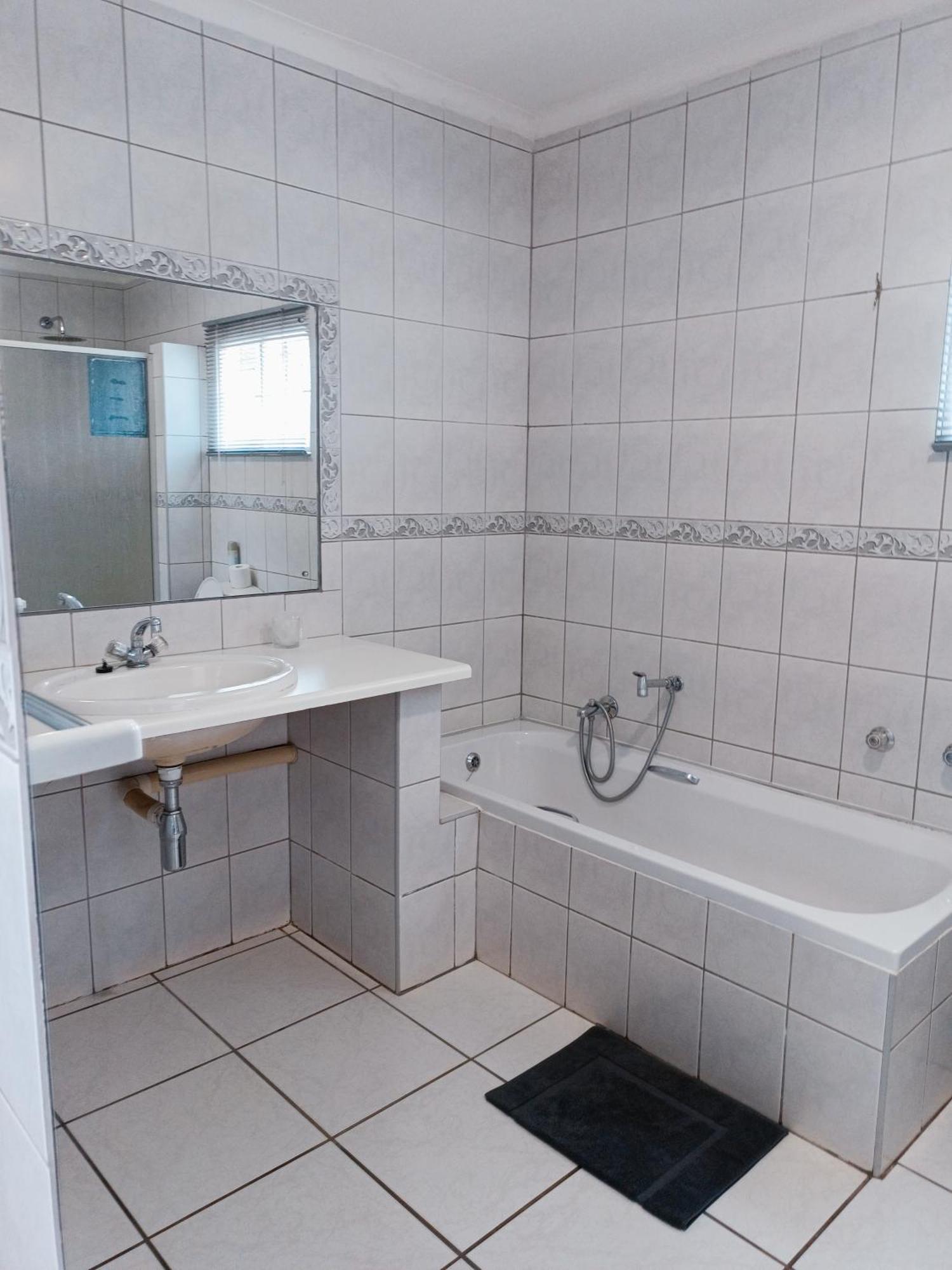 Pecan Farm Guesthouse Louis Trichardt Extérieur photo