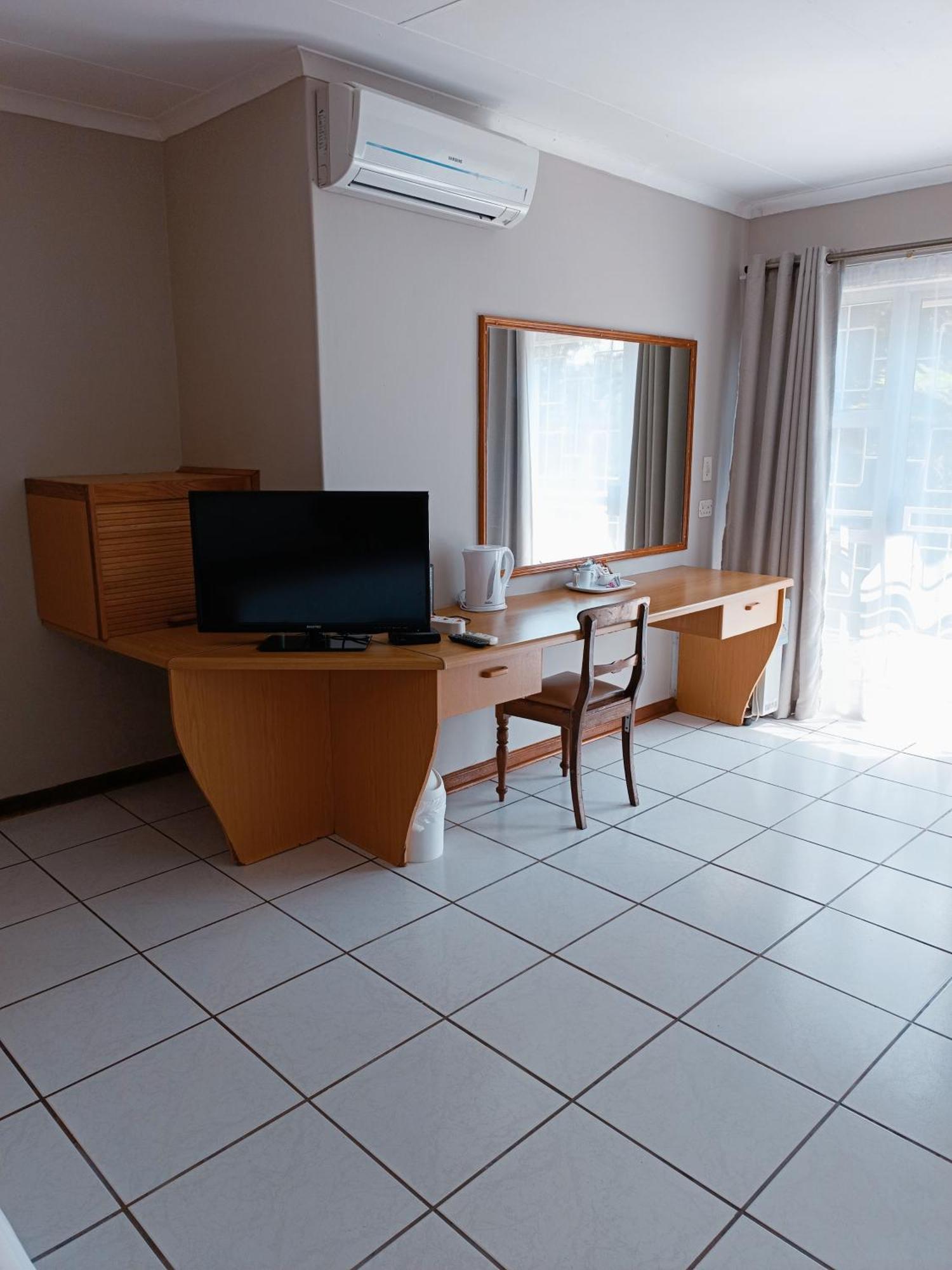 Pecan Farm Guesthouse Louis Trichardt Extérieur photo