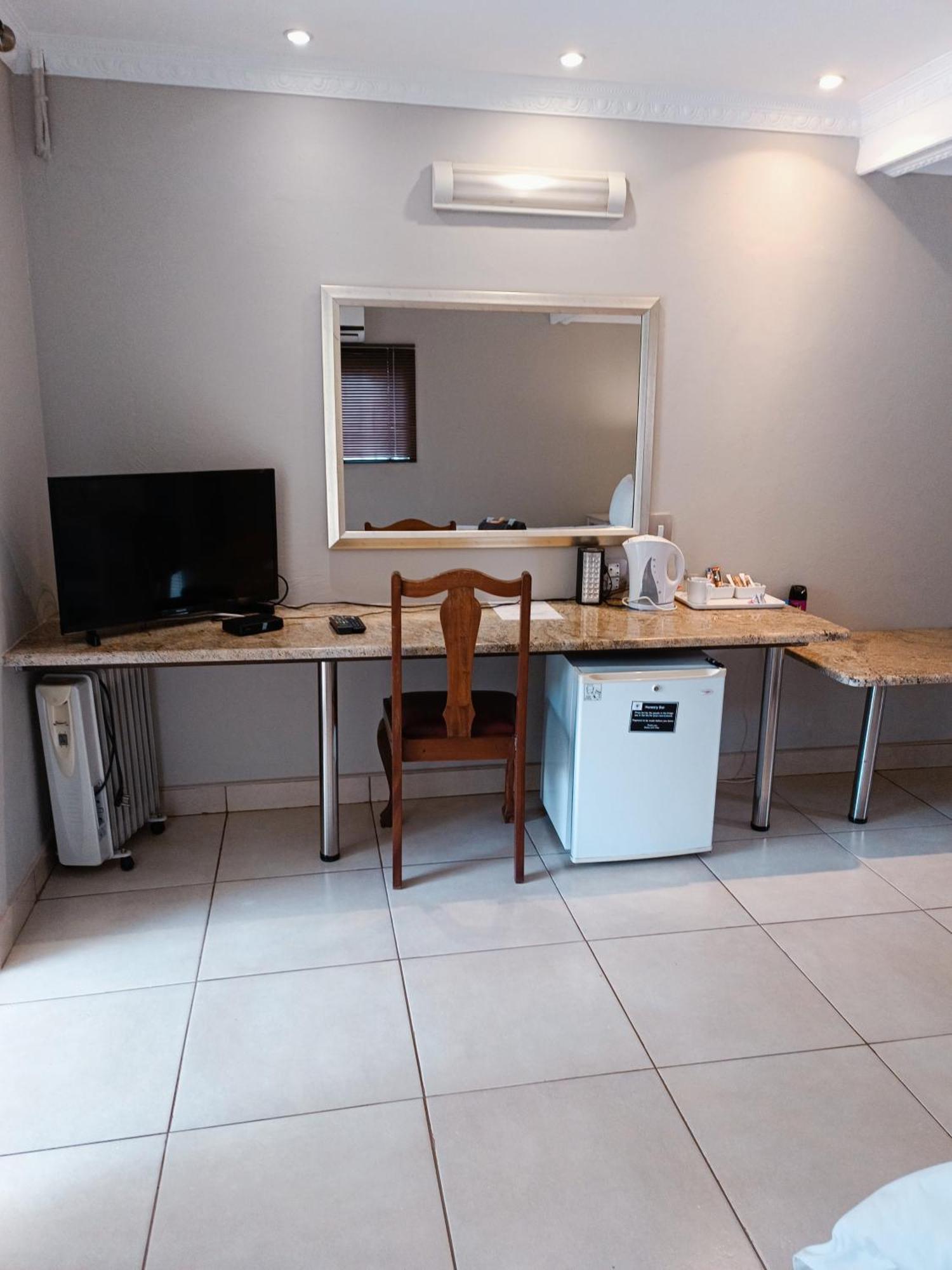 Pecan Farm Guesthouse Louis Trichardt Extérieur photo